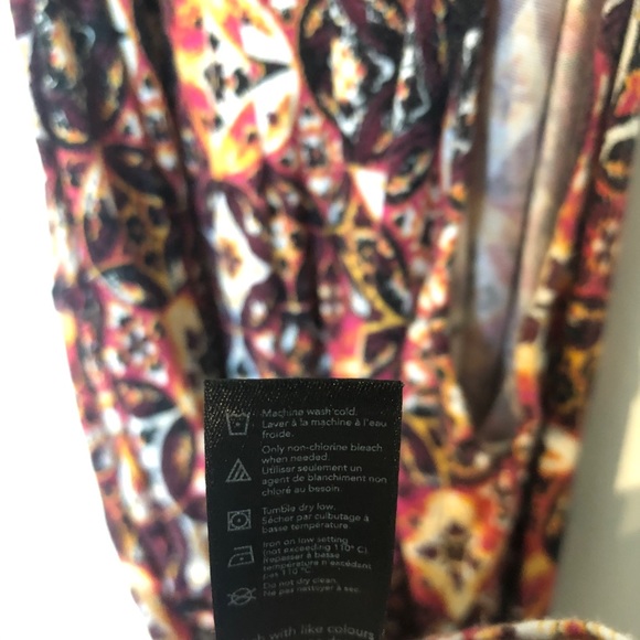 Red & orange patterned flowy tank top - Picture 4 of 5